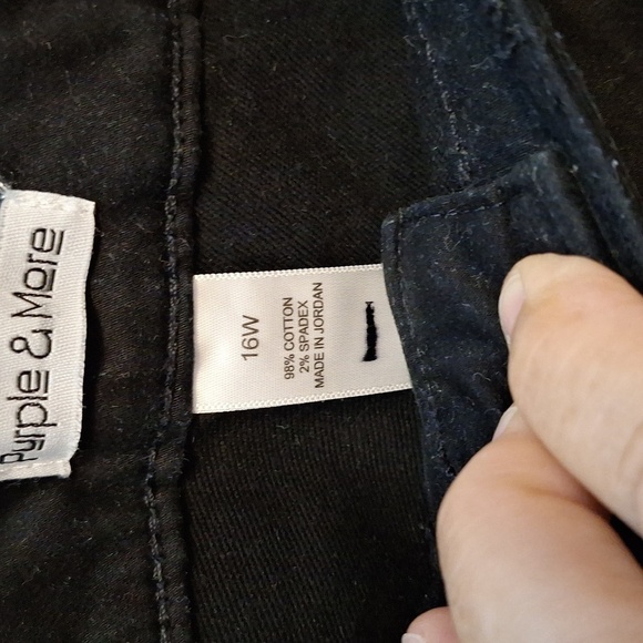 q Purple & More Black Stretch Knee Length Shorts 16W - Picture 2 of 3